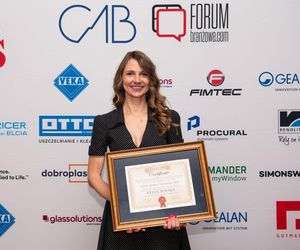 Aleksandra Stępniak z dyplomem Lider Rynku Stolarki 2025