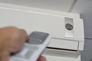 Klimatyzacja do domu: Jak wybrać idealny klimatyzator i cieszyć się chłodem