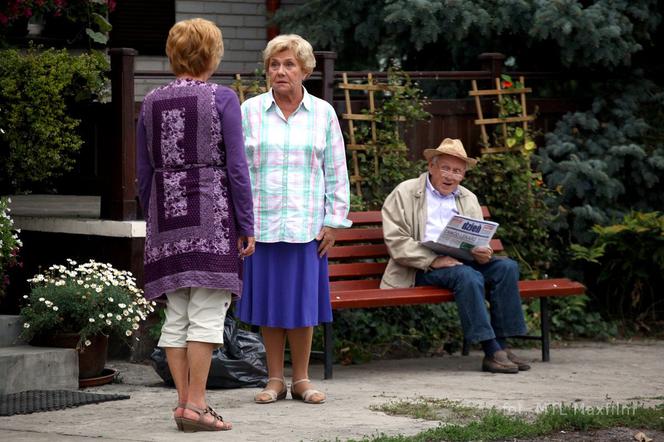 M jak miłość odc. 1028. Zośka Kisielowa (Małgorzata Różniatowska), Barbara Mostowiak (Teresa Lipowska), Lucjan (Witold Pyrkosz)