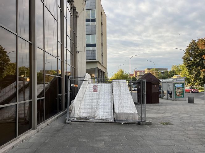 Taras między Hotelem Cracovia i Kinem Kijów. Czy nadaje się jeszcze do remontu?