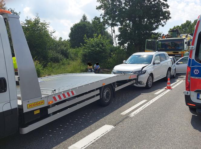 Efekt domina! 5 aut zderzyło się w Wąchocku, są poszkodowani 