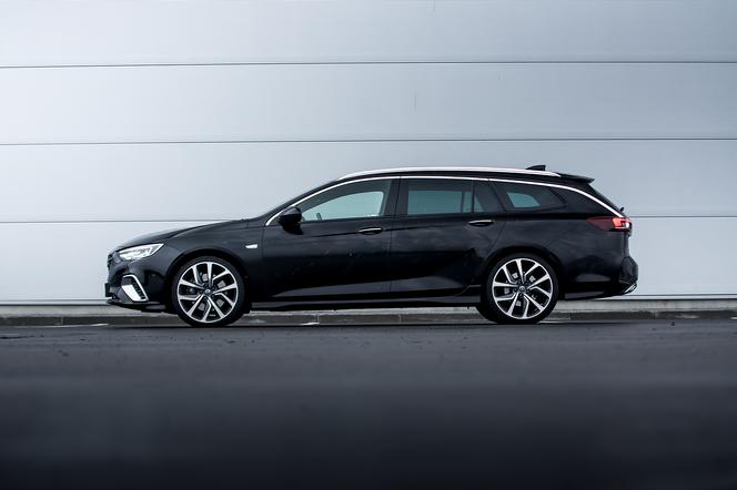 Opel Insignia GSi Sports Tourer 2.0 CDTi 210 KM AT8 AWD