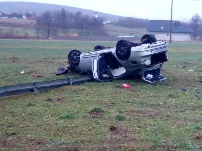 Tragiczny wypadek w Hucie Nowej koło Kielc. Nie żyją dwie osoby