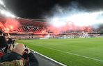 Oprawa i racowisko polskich kibiców na meczu w Kownie: Litwa - Polska