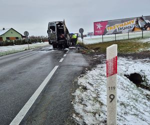 Bus spłonął doszczętnie pod Tarnowem. Podróżowało nim 25 osób