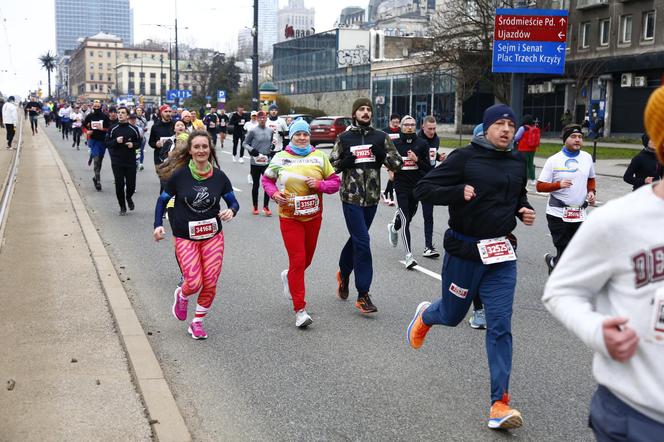 Bieg na Piątkę 2024, Warszawa - zdjęcia. Biegłeś? Szukaj się w galerii!