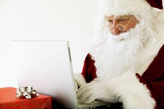 Święty Mikołaj kupuje w internecie