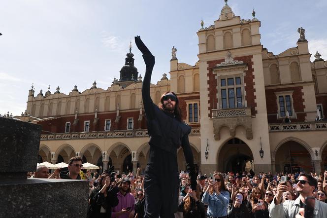 Tak wyglądał spontaniczny koncert Jareda Leto na rynku w Krakowie!