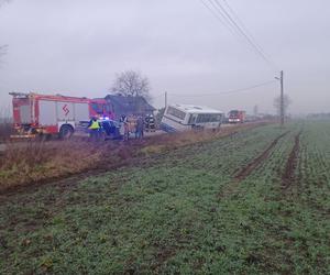 Wypadek autobusu szkolnego w Gąsiorowie