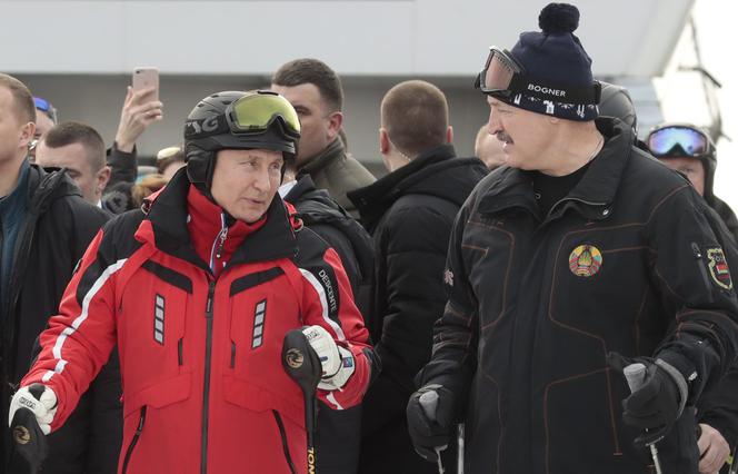 Zjeżdżajcie! Dwóch dyktatorów pogodziło się na nartach 