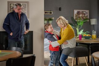 Na Wspólnej odc. 4061: Danka (Lucyna Malec), Marek (Grzegorz Gzyl), Szymek (Ksawery Kamiński)