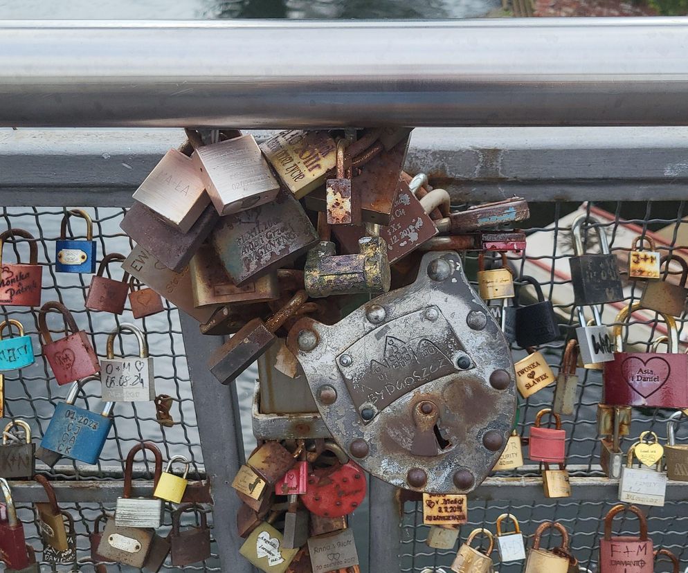 Miłość na kłódkę. Tu zakochani zostawiają symbol swoich uczuć!