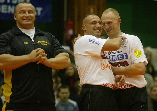 Pudzianowski, Najman i Włodarczyk w meczu "Bokserzy vs Żużlowcy" w 2006 roku