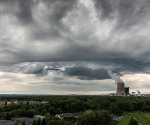 Chmury typu asperitas nad Jaworznem. Widok jak z apokaliptycznego filmu 