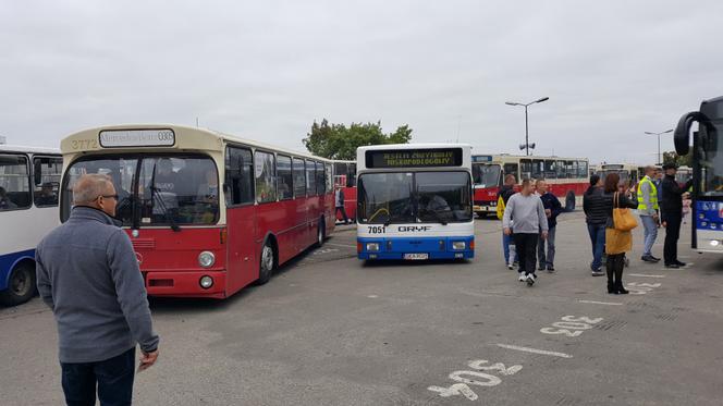 Parada Zabytkowych Autobusów w Bydgoszczy