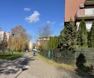 Teligi 26 w Krakowie. Blok z ukrytym balkonem