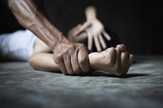 Brutalny gwałt na nastolatkach w Częstochowie. Jeden ze sprawców na wolności!