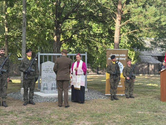 Młody żołnierz zginął na granicy z Białorusią. Odsłonili pomnik na jego cześć. „Niech będzie symbolem”