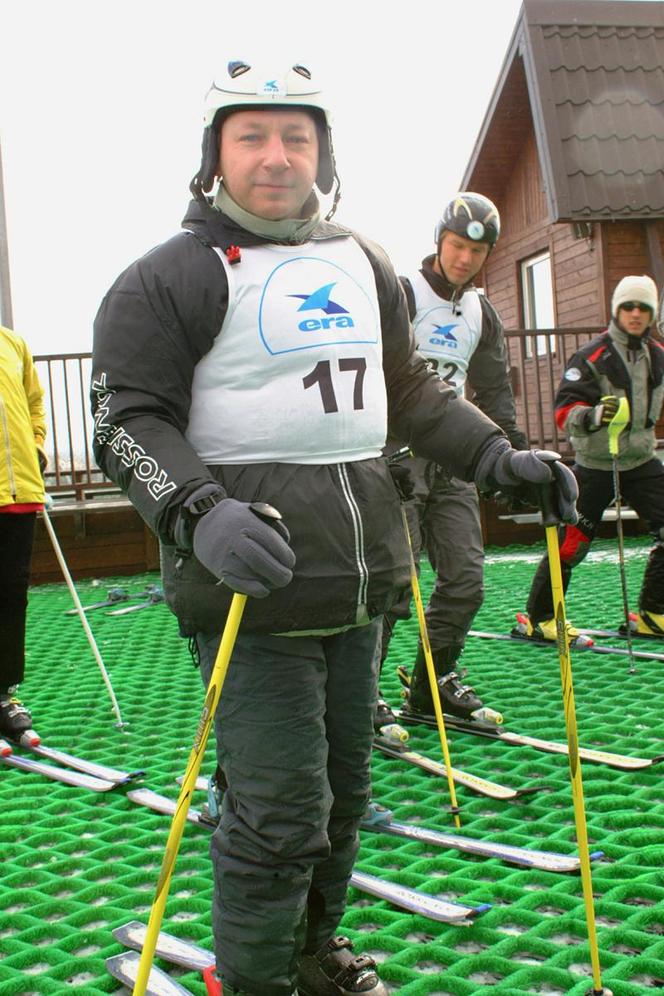 To on stoi za kultowym głosem "Shreka". Tak przez lata zmieniał się Zbigniew Zamachowski. Co za metamorfoza!