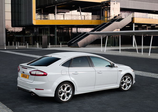 Ford Mondeo Ambiente hatchback model 2011