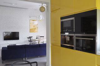 Projekt kuchni w kolorze żółtym
