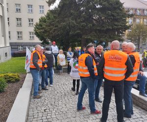 Hutnicy w Katowicach zapowiedzieli ogólnopolski protest. Chcą odejścia od Zielonego Ładu