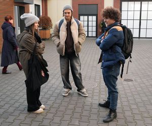 Barwy szczęścia odc. 3209. Romeo (Jacek Tyszkiewicz), Witek (Witold Sosulski), Ewa (Gabriela Ziembicka)