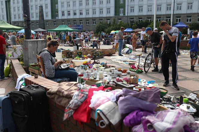 Wyprzedaż garażowa na placu Krakowskim w Gliwicach 