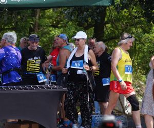 Seniorzy w Bydgoszczy pokazali moc! Blisko setka na starcie pierwszego Biegu Seniora