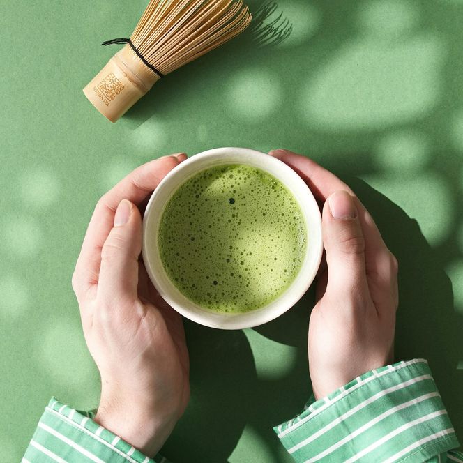 Nie tylko matcha latte. Podpowiadamy, jak jeszcze wykorzystać tę herbatę w kuchni