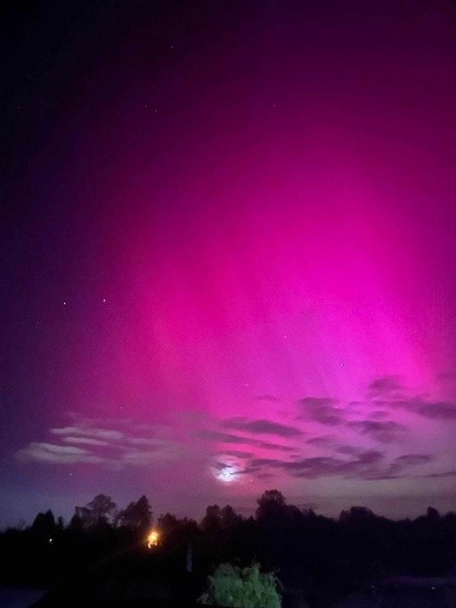 Niesamowity spektakl na niebie. Zorza Polarna Świętokrzyskie 10.05