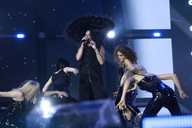 Michał Szpak tak się przejął na scenie, że zgubił mikrofon! Na szczęście nie był sam