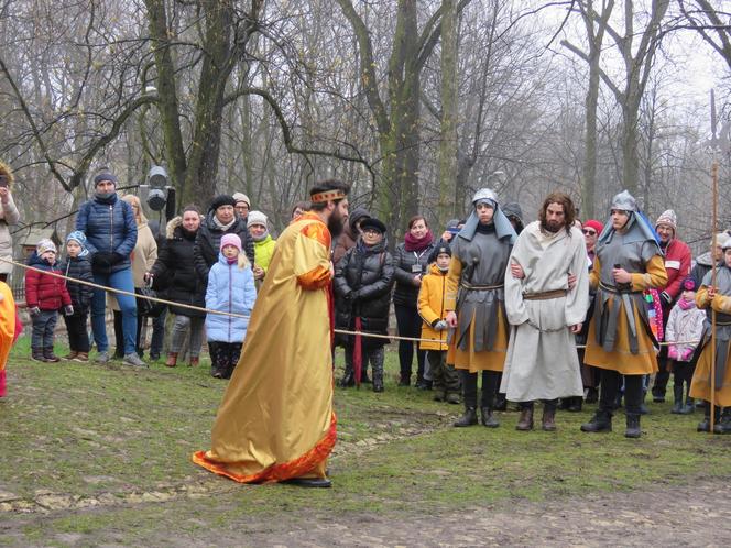 Misterium Męki Pańskiej na kalwaryjskim wzgórzu w Piekarach Śląskich