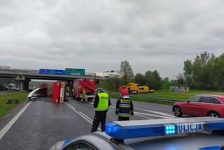 Nawet 3 godziny potrwają utrudnienia na autostradzie A4 w Mysłowicach, gdzie przewróciła się ciężarówka [ZDJĘCIA]
