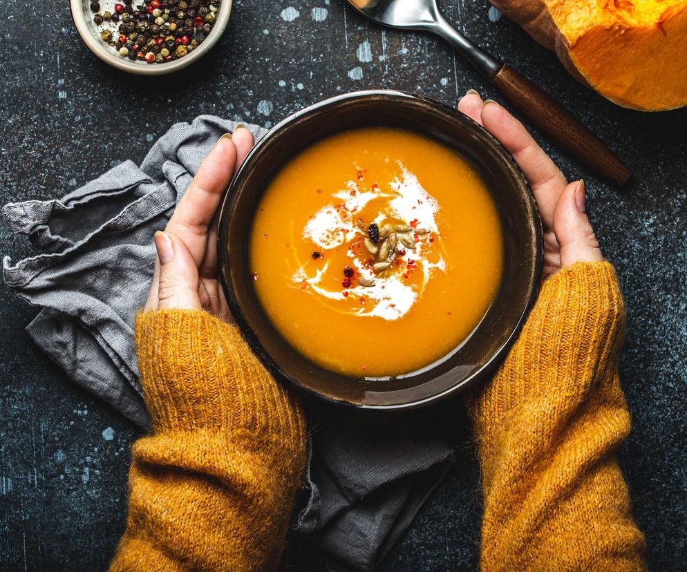Sekret dobrego samopoczucia jesienią ukryty jest w mikrobiomie jelitowym. Kilka zmian w diecie może zdziałać cuda