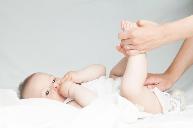 Jak prawidłowo pielęgnować skórę niemowlaka 