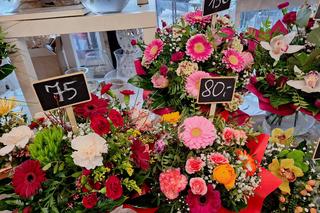 Ceny kwiatów i gotowych bukietów na Dzień Kobiet