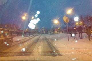 Zima w Bydgoszczy. Pierwsze opady śniegu sparaliżowały ruch na bydgoskich drogach [ZDJĘCIA]