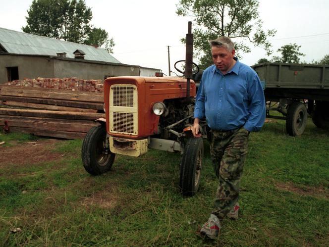 Andrzej Lepper na traktorze 