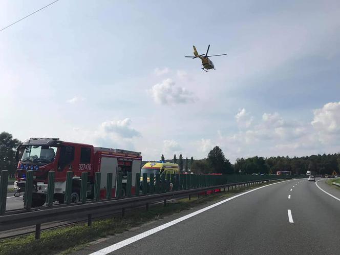 Horror na A4. Kobieta wyskoczyła z płonącego busa