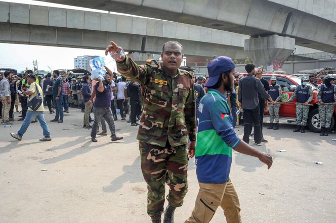 Samolot spadł na szkołę! Dziesiątki zabitych, 170 rannych