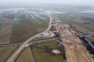 Obwodnica Sztabina biegnie po rozlewiskach Biebrzy