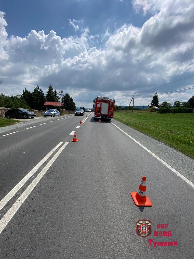 Groźny wypadek w Tymowej. Mężczyzna został kopnięty przez konia