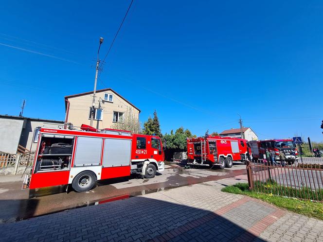 Potworny pożar w Łosicach. Ogień uwięził w domu matkę i córkę