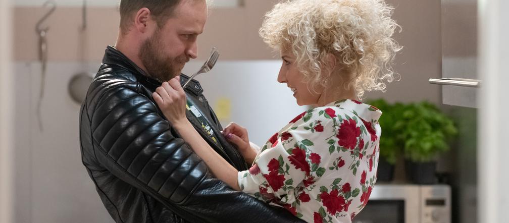 Na Wspólnej odc. 2777. Beata (Katarzyna Ptasińska), Kazik (Grzegorz Kwiecień)