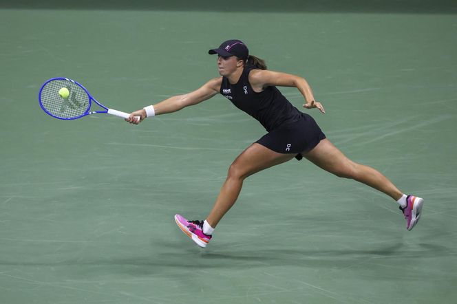 Iga Świątek w 1/8 finału US Open. Trudny mecz i awans Polki po zaciętej walce z Kalinską