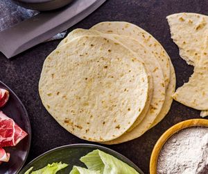 Tortilla pszenna: jak zrobić ciasto na tortillę? [przepis]