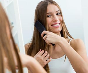 Woda lameralna to hit w mediach społecznościowych i w drogeriach. Co to za kosmetyk i jak go stosować?