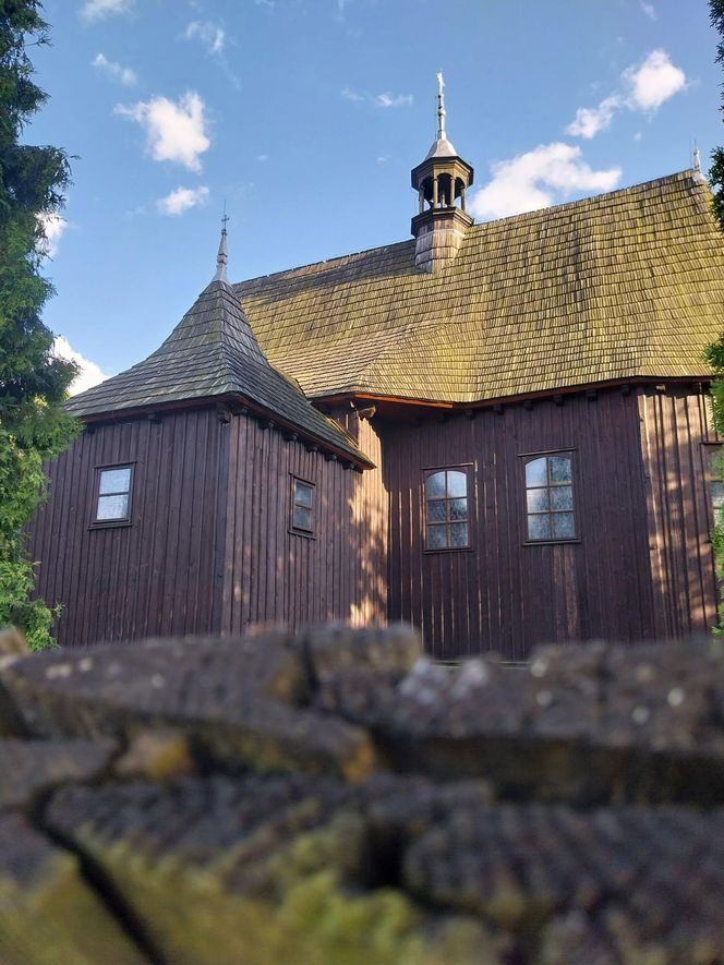 Kościół parafialny pw. Matki Bożej Częstochowskiej w Radkowicach