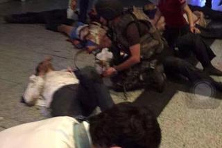 Zamach na lotnisku w Stambule